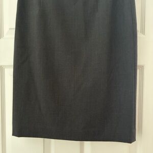 Gorgeous grey lined pencil skirt